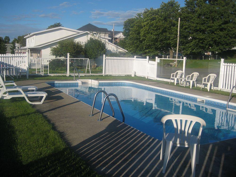 Motel Au Vieux Piloteux Rivière-du-Loup Exterior foto