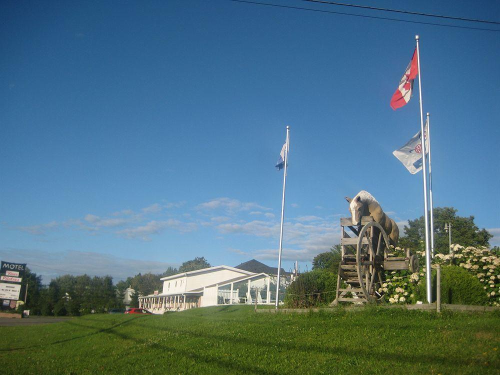 Motel Au Vieux Piloteux Rivière-du-Loup Exterior foto