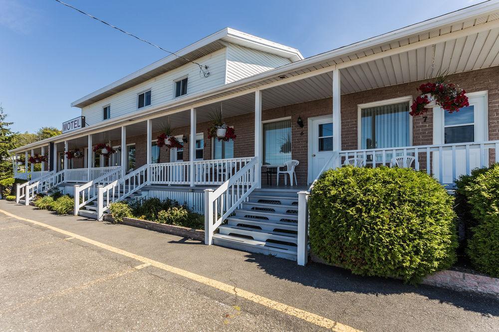 Motel Au Vieux Piloteux Rivière-du-Loup Exterior foto